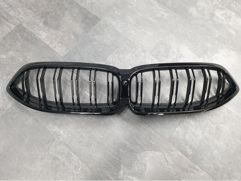 Ніздрі Чорний глянець ( Подвійні M-Look ) на BMW 8 Series G14 / G15 / G16 2023-2025 року