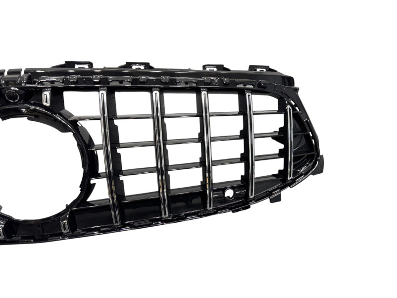 Решітка радіатора  GT Chrome Black на Mercedes-Benz CLA-Class C118 2023-2025 року